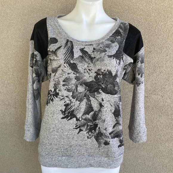 3/4 Sleeve Floral Print Cozy Embellished Sweater - Picture 2 of 8